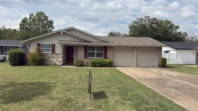 Building Photo - 1415 Wisteria Way
