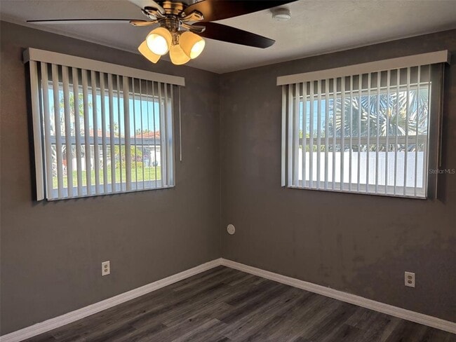 Building Photo - 4940 Shell Stream Blvd