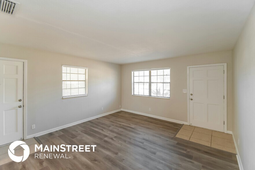 Building Photo - 6528 Blackwood Dr