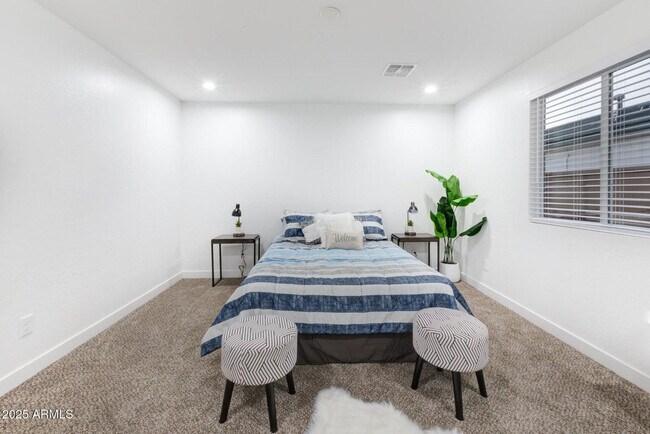 Building Photo - 341 S Mountain Rd