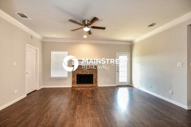 Building Photo - 3 Bedroom Pet-Friendly Home in Red Oak, TX with Main Street Renewal
