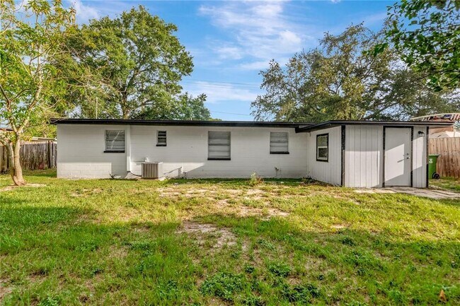 Building Photo - 4105 W Mango Ave