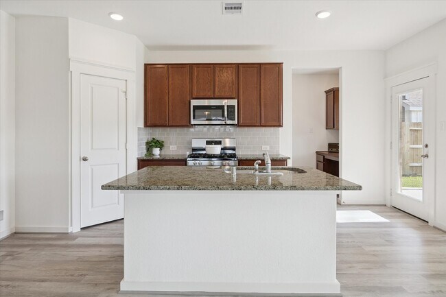 Building Photo - 7419 Casuna Ln
