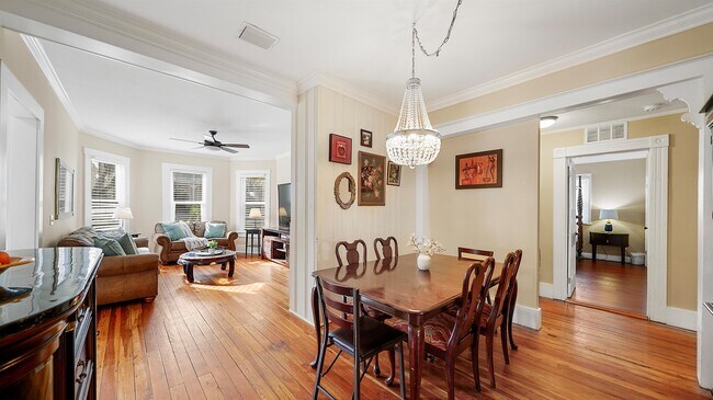 Building Photo - 14 Sanchez Ave