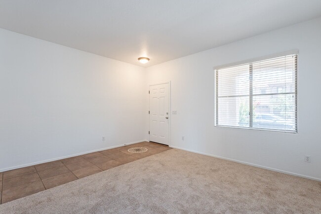 Building Photo - 4500 E Del Rio St