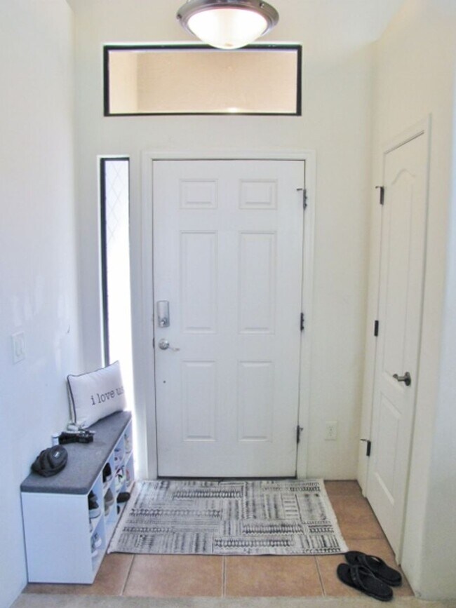 Building Photo - 3BR/2BA/2CG, 1518 sq.ft. home in Legends at Valiente centrally located in Sierra Vista, AZ