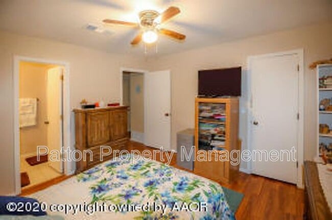 Building Photo - 1029 Trinchera Dr