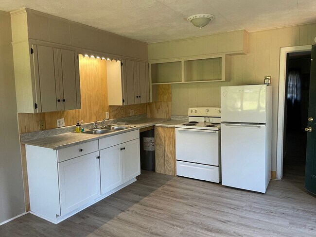 Building Photo - 1380
