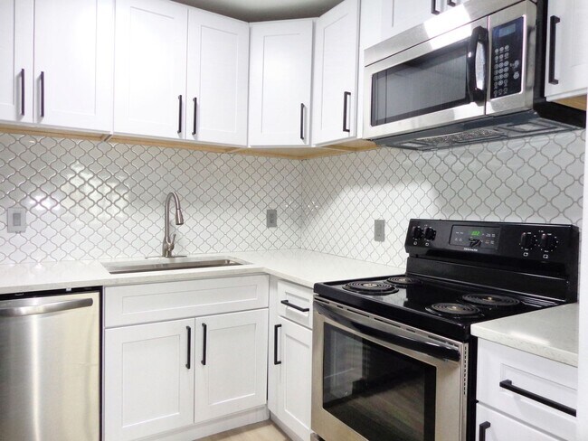 Building Photo - Ocean View