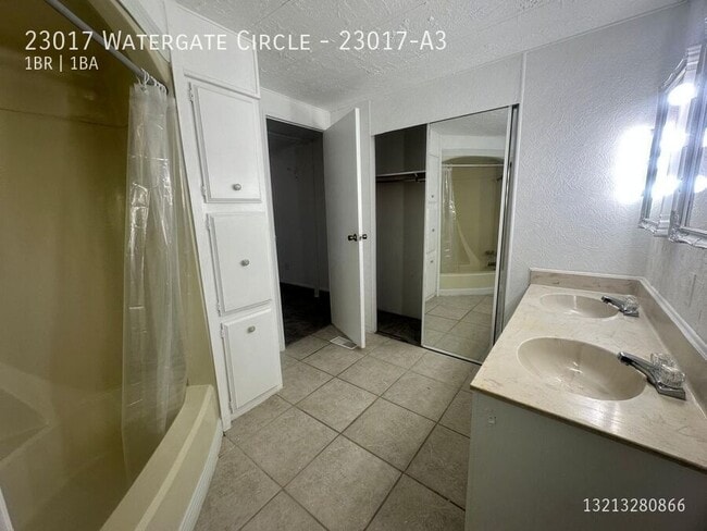 Building Photo - 23017 Watergate Cir
