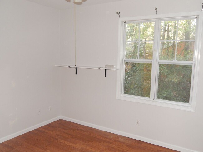 Building Photo - Wilshire Townhouse