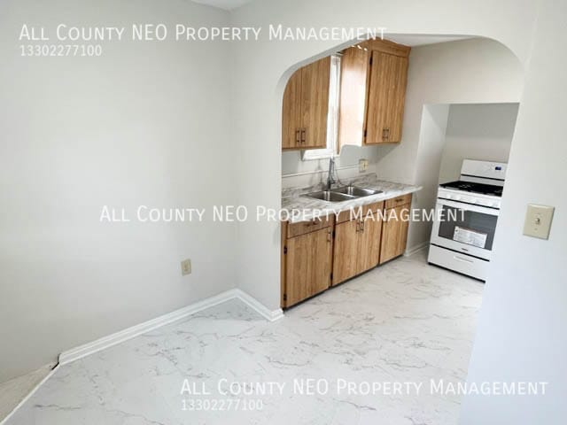 Building Photo - 19330 Meredith Ave