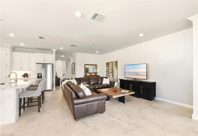 Building Photo - 28044 Sanibel Sands St