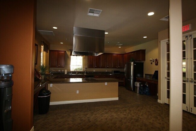 Building Photo - 14575 W Mountain View Blvd