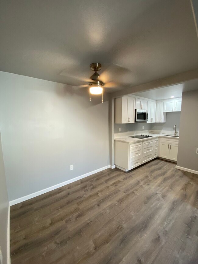 Building Photo - 2146 S West View St