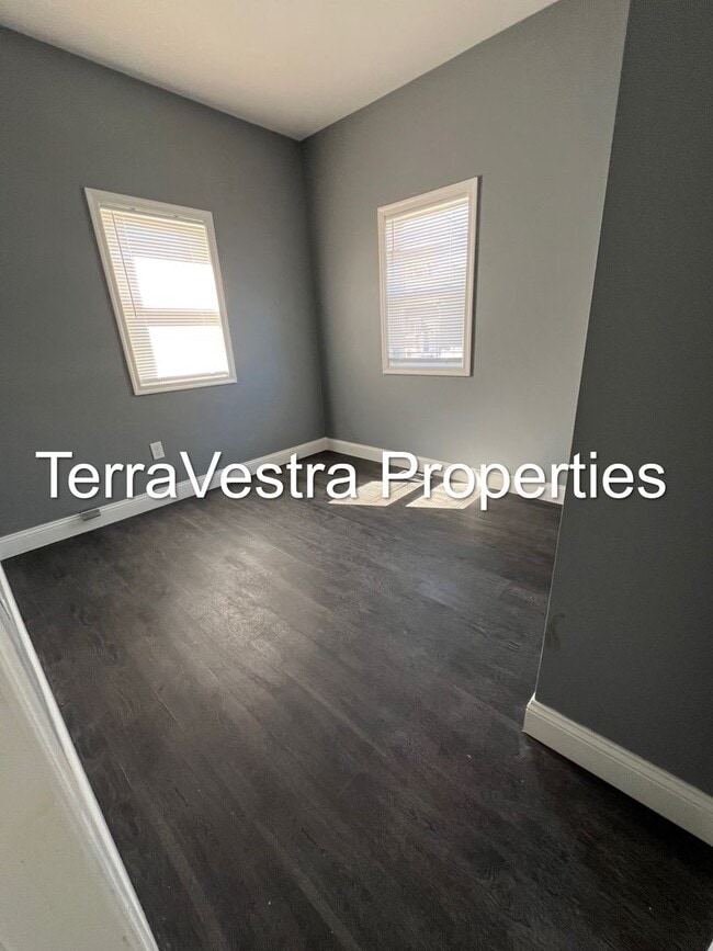 Building Photo - 3 Bed Single Family in Deepwater! Eligible...