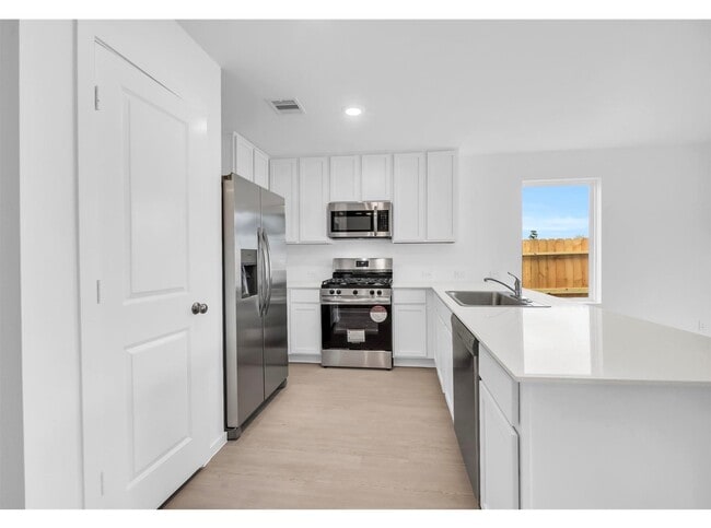 Building Photo - 26703 Willow Ln