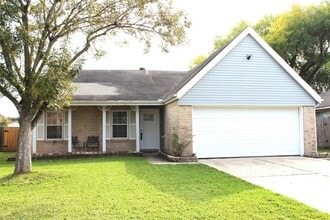 Building Photo - 805 Willow Creek Dr
