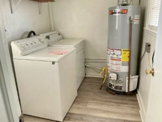 Building Photo - Larchmont