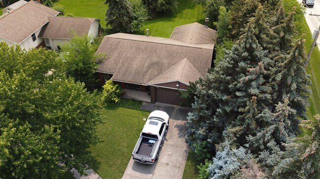 Building Photo - 3499 Eagle Dr