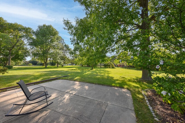 Building Photo - 8601 N Manor Ln