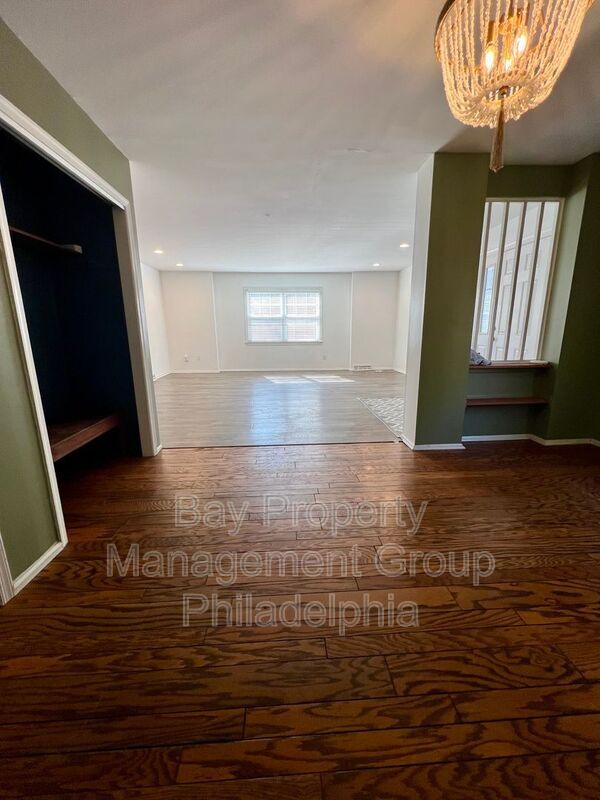 Building Photo - 1313 Delmont Ave