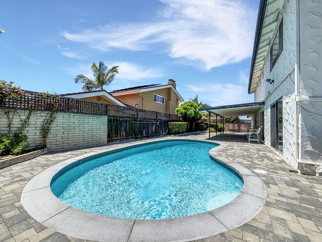 Building Photo - Charming & Spacious 4BD/3BA House in Allie...