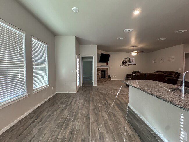 Building Photo - 1212 Ash St