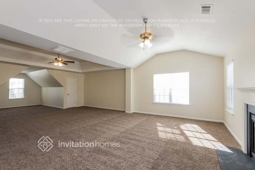 Building Photo - 10544 Barvas St