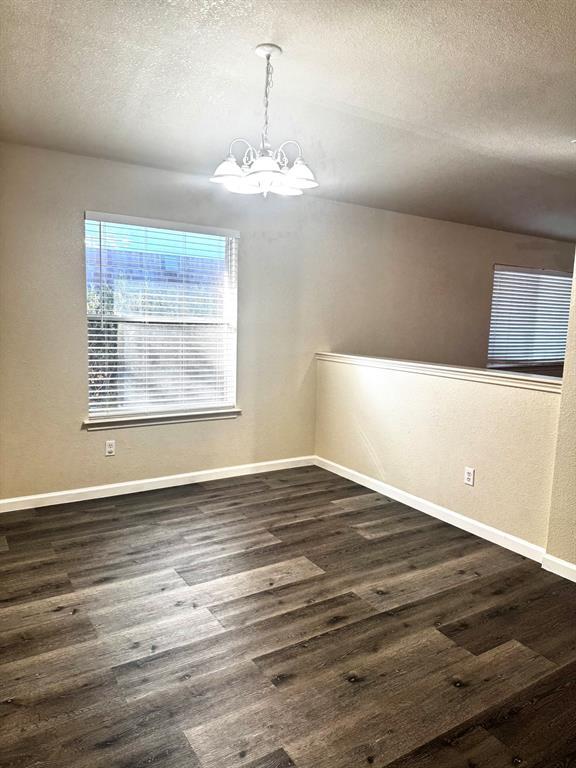 Building Photo - 1712 Darjeeling Dr