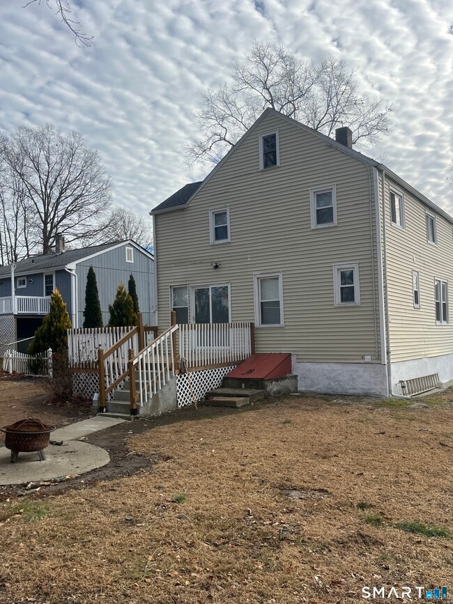 Building Photo - 52 Platt St