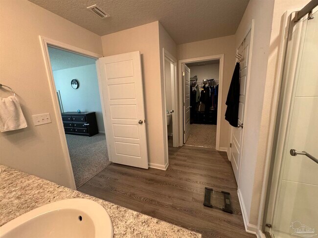 Building Photo - 914 Lovebird Ct
