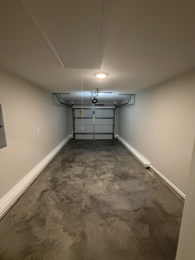 Building Photo - 1752 Friendly Rd