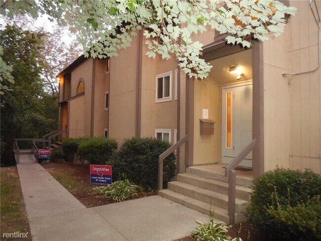 Building Photo - 1 br, 1 bath Condo - 400 New River Road 307