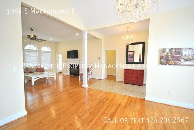 Building Photo - Beautiful Home in Lake Vista