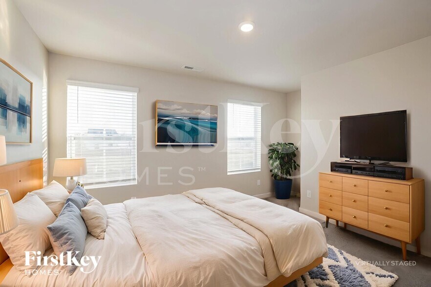 Building Photo - 877 Moray Ln