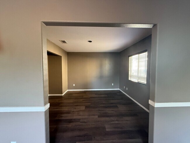 Building Photo - Beautiful Home in the Heart of Perris