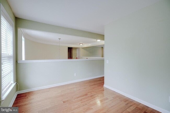 Building Photo - 15 Ridings Way