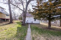 Building Photo - Quaint 2BD/1BA Single-Family Home