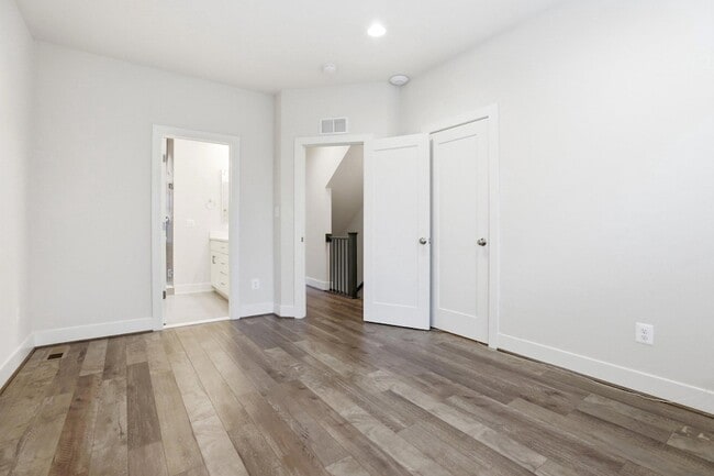 Building Photo - 6924 Rockledge Dr
