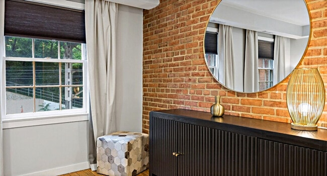 Building Photo - 3590 Water St NW