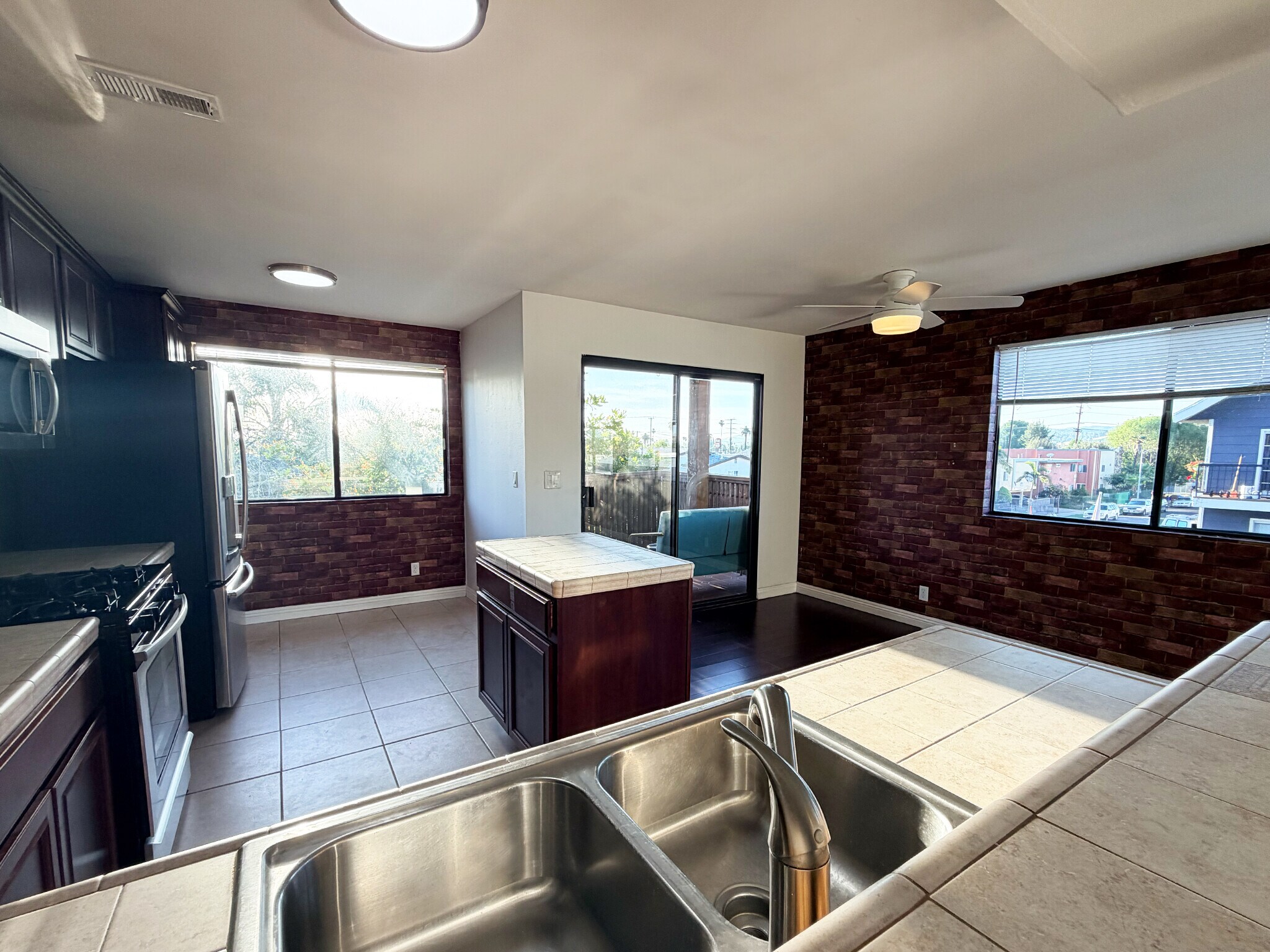 Building Photo - 7305 Milwood Ave