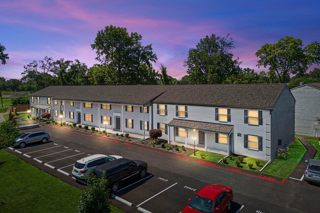 Building Photo - 2715 Center St