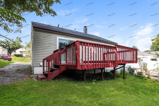 Building Photo - 1821 Catalpa Ave