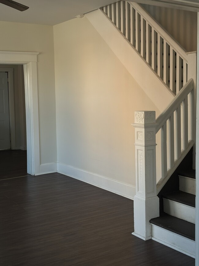 Building Photo - 201 S 4th St