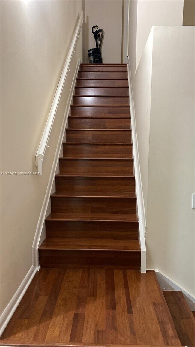 Building Photo - 1634 N 15th Terrace