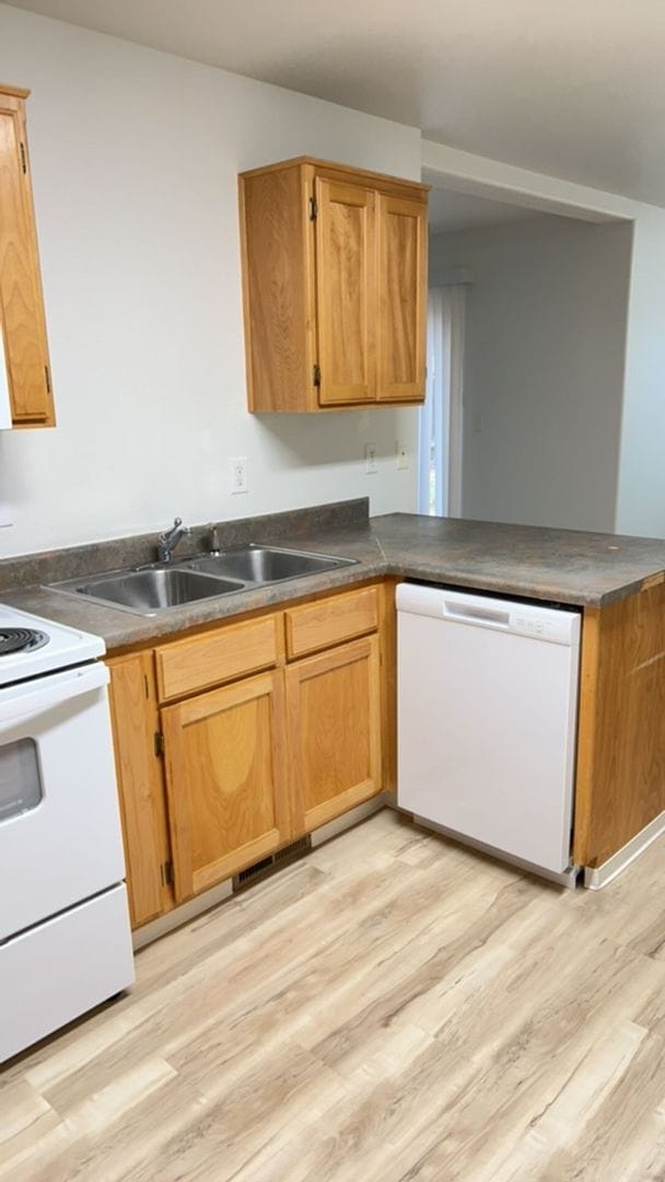 Building Photo - 1551-1551 Hartell St