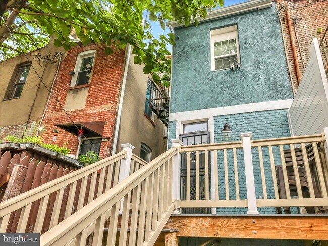 Building Photo - 555 Presstman St