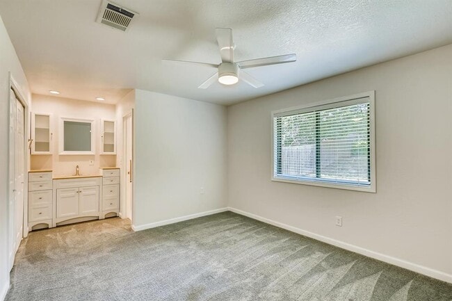 Building Photo - 7606 Scenic Brook Dr