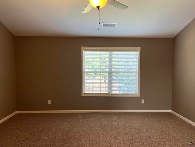 Building Photo - 104 Jared Court